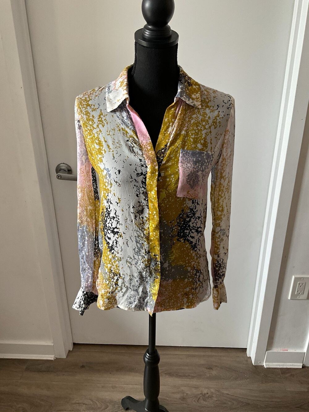 Diane von Furstenberg Multicolor Abstract Silk Chiffon Button-Up Blouse Size 0